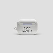 画像をギャラリービューアに読み込む, Sara Landry Prisoner AirPods Case
