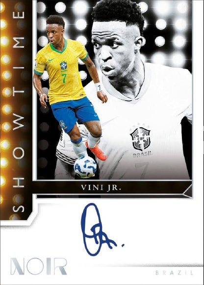 Project Mozi Breaks – Break #613 PYTP: Panini Noir Road to FIFA World Cup 2026™️ Hobby INTL 1 Case and 1 Box (4 Boxes)